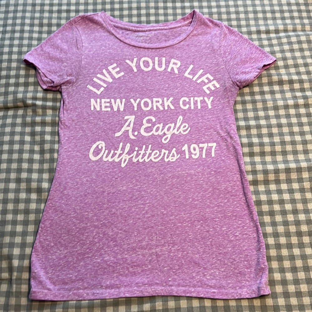 American Eagle tee shirt